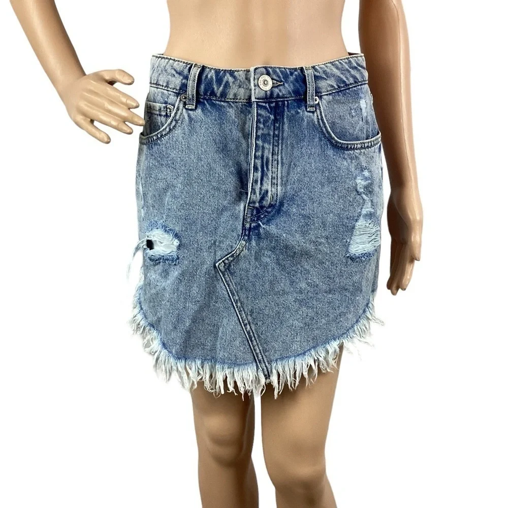 Urban Outfitter BDG Mini Jean Skirt Size M Blue Light Wash Distressed
